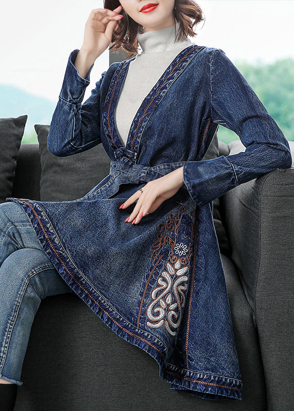 Drune | Blaue Low High Design V-Ausschnitt bestickte Baumwolle Denim Trenchcoats Langarm