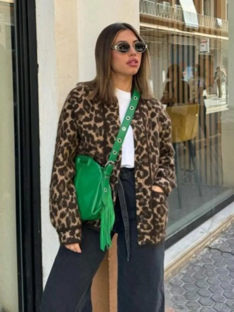 Drune | Stylischer Mantel mit Leopardenmuster