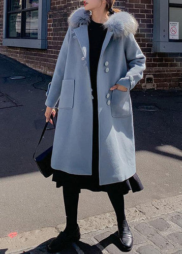 Drune | oversized mittellange Jacken mit Kunstfellkragen wollene Oberbekleidung blaue Kapuzenwolljacke