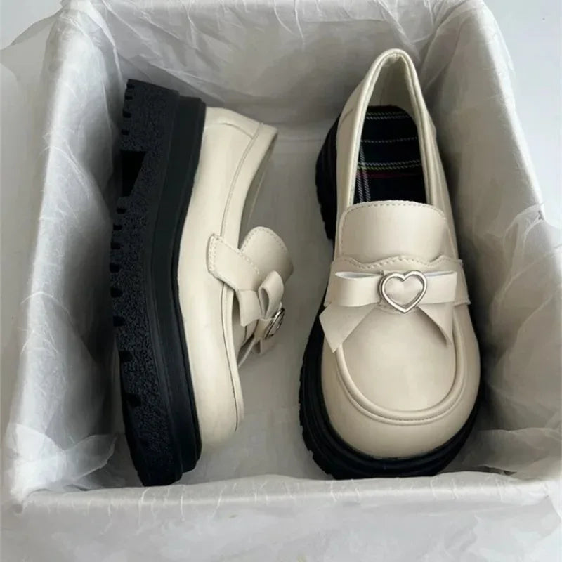 Drune | Schicke Loafer mit Herz-Schnalle und Tartan-Futter