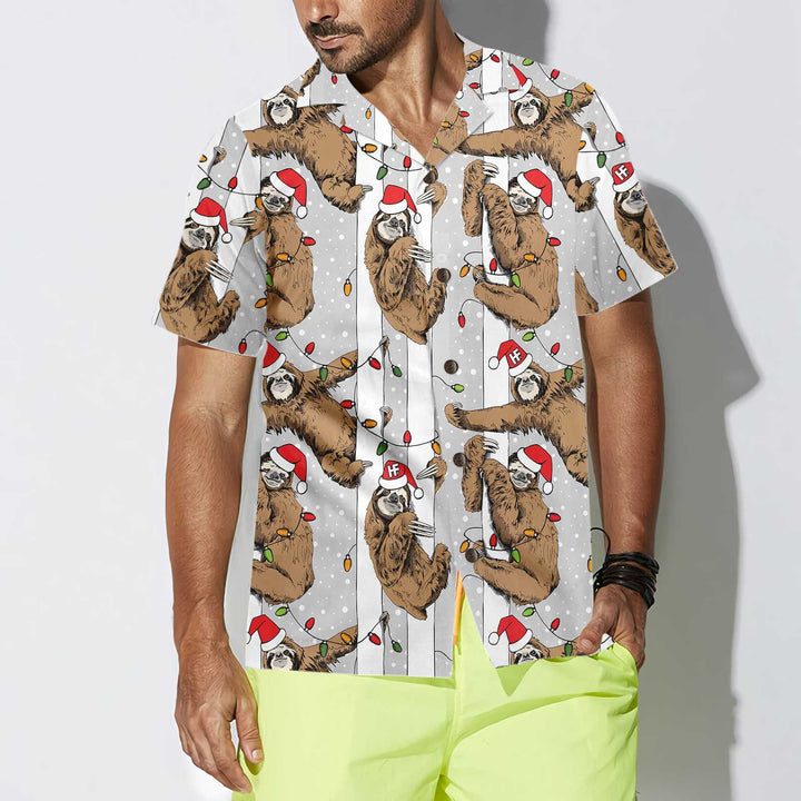 Drune | Lustiger Faultier mit Weihnachtsmannmütze Graues Weihnachts-Hawaiian Shirt, Bestes Weihnachts-Faultier Hawaiian Shirt für Faultier-Liebhaber