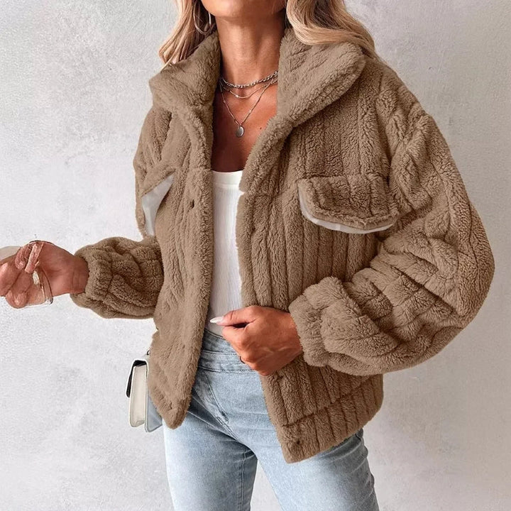 Drune | Damen Teddy Jacke mit Oversized Passform und Umklappkragen