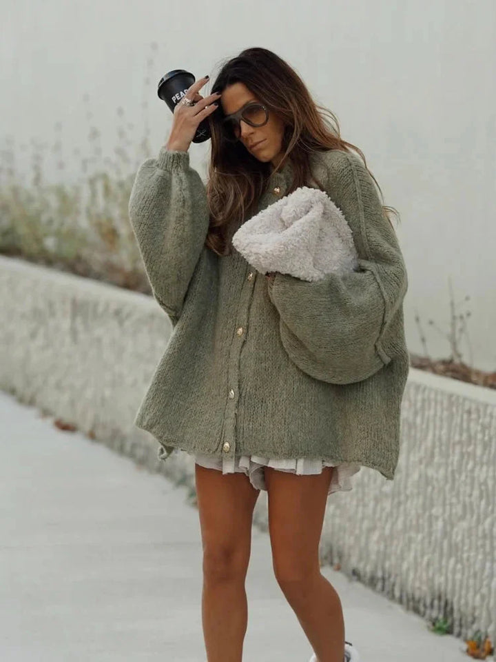 Drune | gestrickte Damen Strickjacke mit hohem Kragen und weitem Schnitt