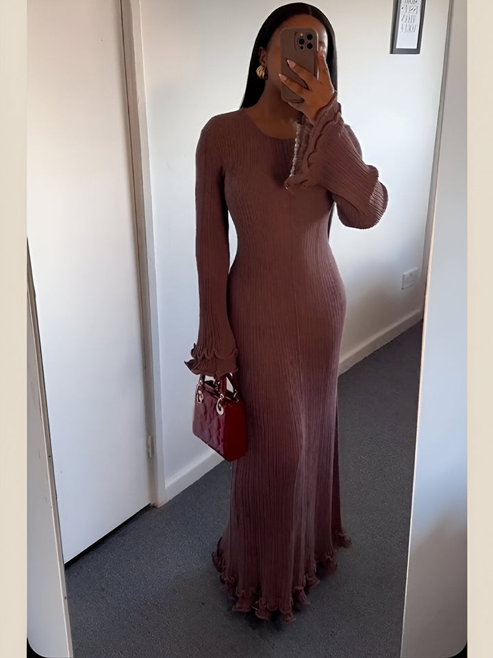 Drune | Elegantes Weißes Strickkleid mit Volant-Saum