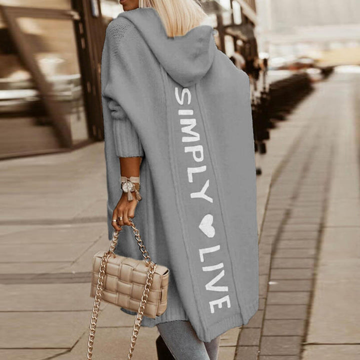 Drune Kuscheliger Kapuzen-Kuschelmantel: Damen Strickjacke mit Buchstaben-Print