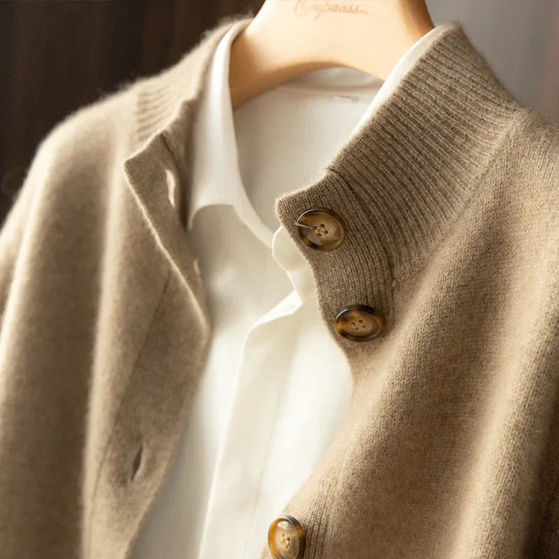Drune | Strickjacke mit Stehkragen und Knopfleiste - Eleganter Freizeitstil für Büro und Alltag