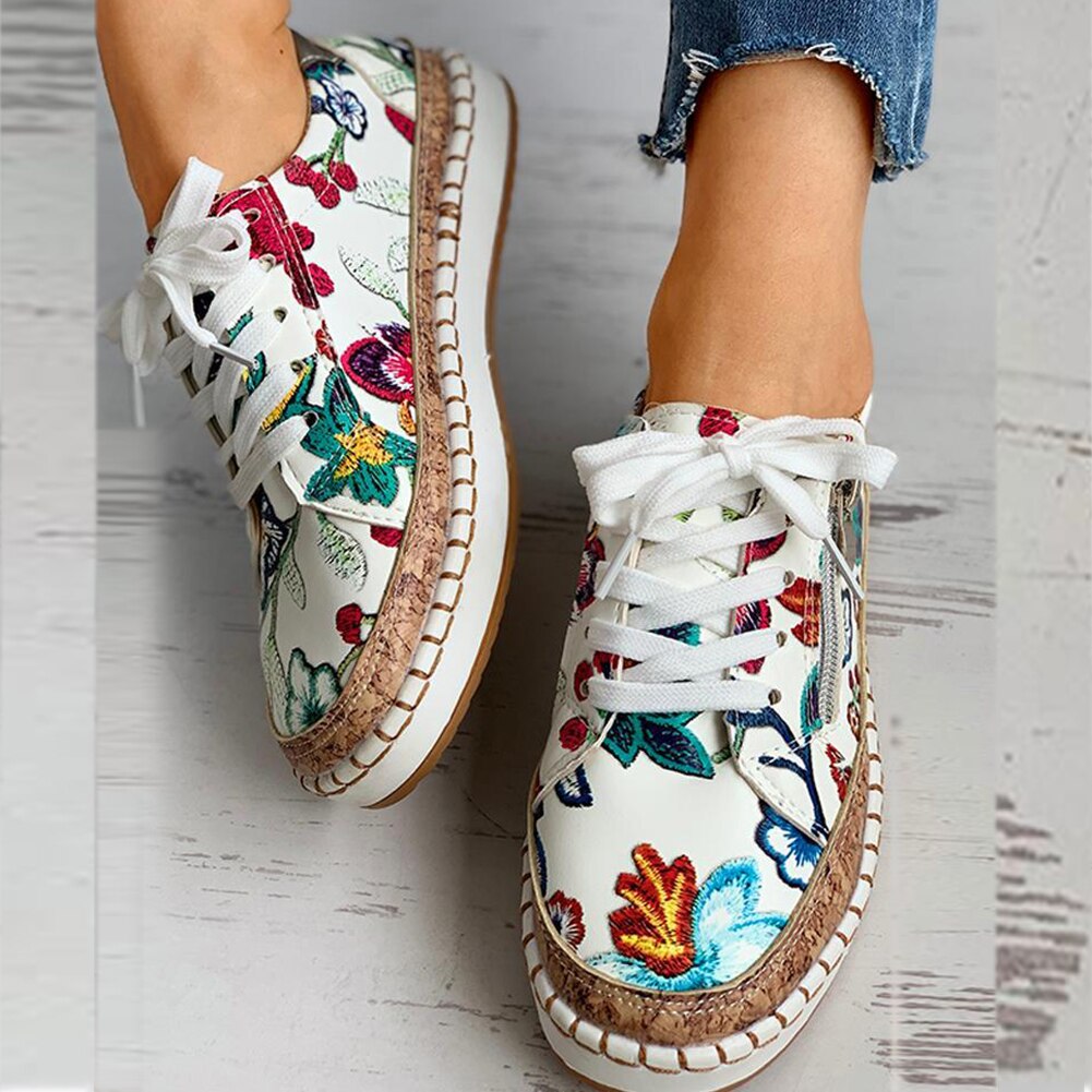 Drune | Orthopädische Turnschuhe mit Blumendruck und Schnürsenkeln