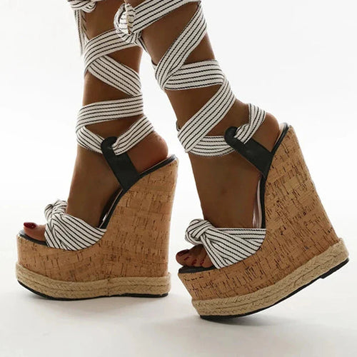 Drune | Verwickelte Lügen Pumpe Sandalen