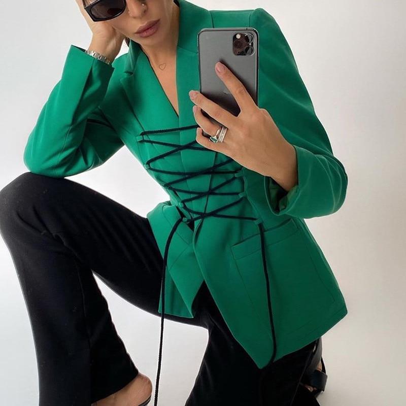 Drune | Blazer mit langen Ärmeln, schwarzen Schnürungen und stilvollen Taschen