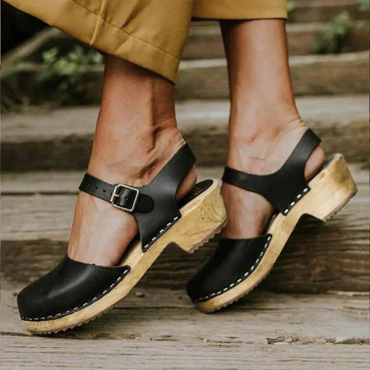 Drune | Orthopädische Braune Keilsandalen