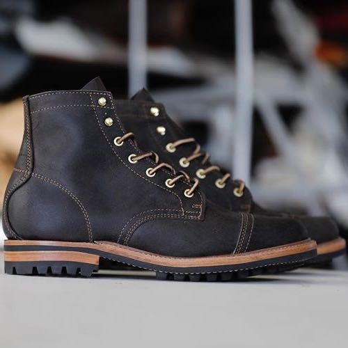 Drune | Knöchelstiefel - Lederlook mit Schnürung und Captoe