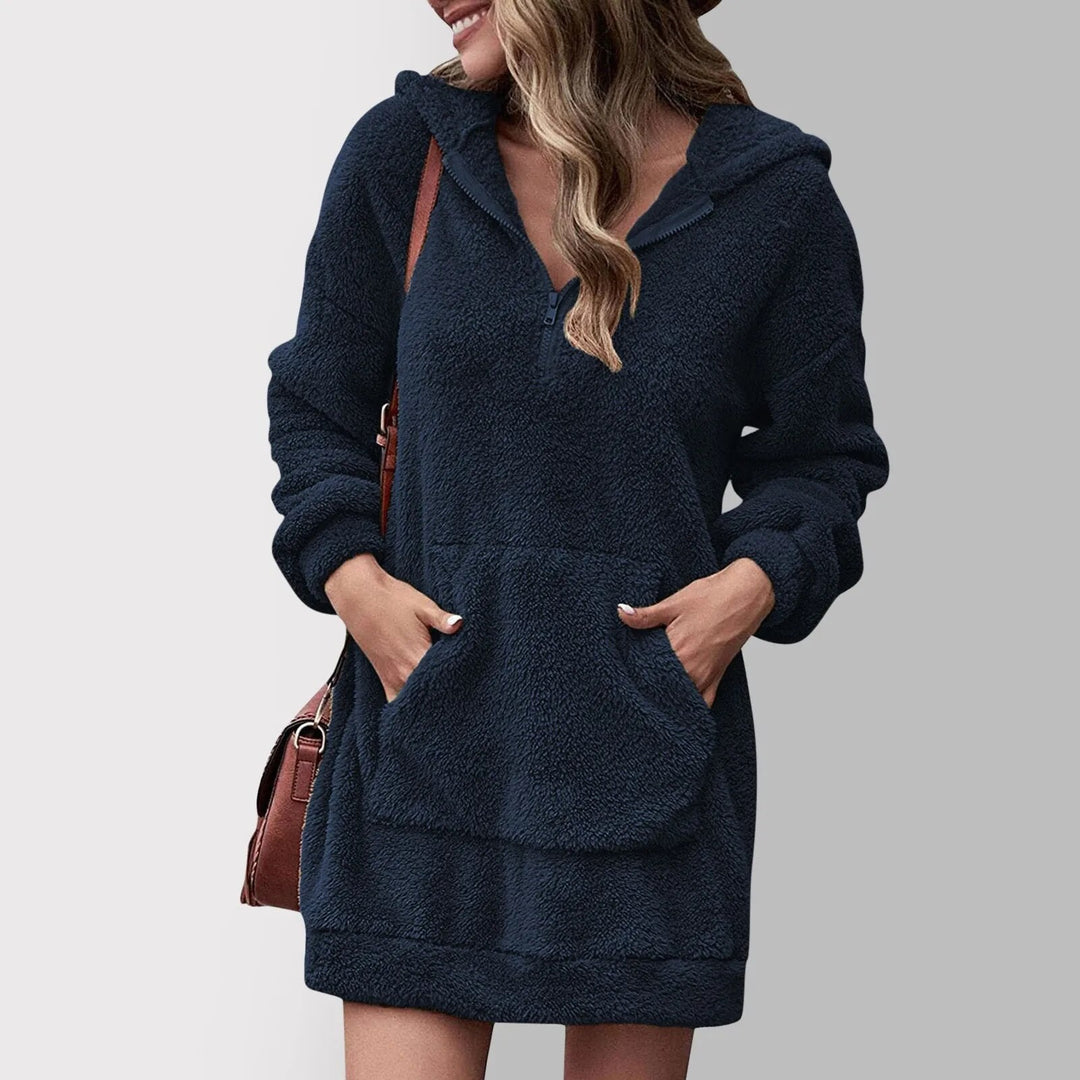 Drune | Flauschiges Pulloverkleid mit Kapuze