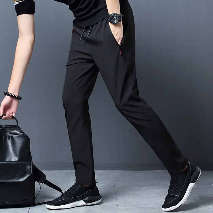Drune | Jogginghose Slim Fit mit Elastischem Bund
