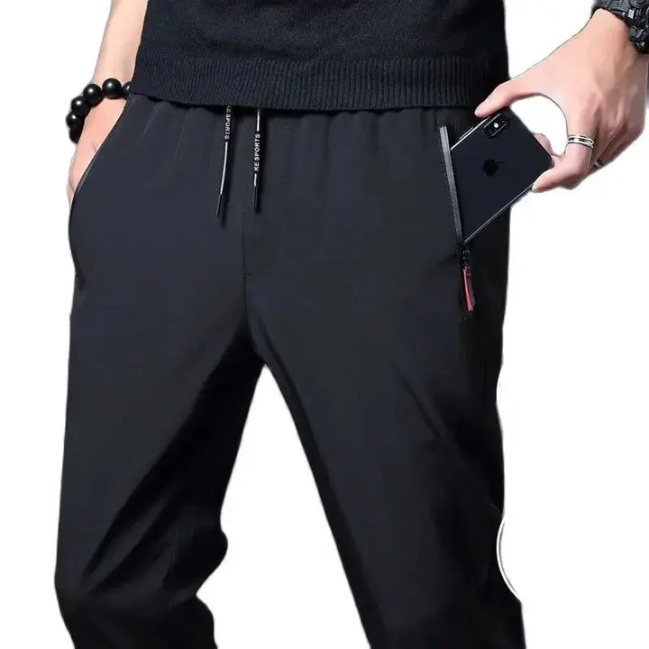 Drune | Jogginghose Slim Fit mit Elastischem Bund