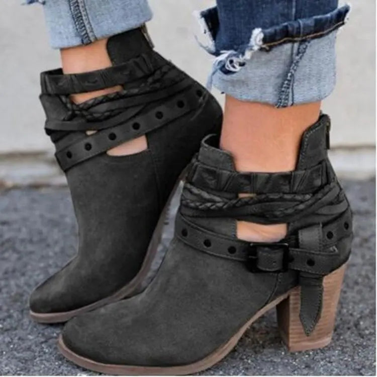 Drune | Schicke Stiefeletten mit Geflochtenem Riemchen