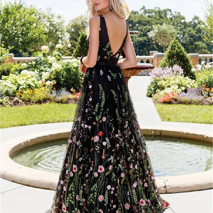 Drune | Elegantes Abendkleid mit Blumenstickerei