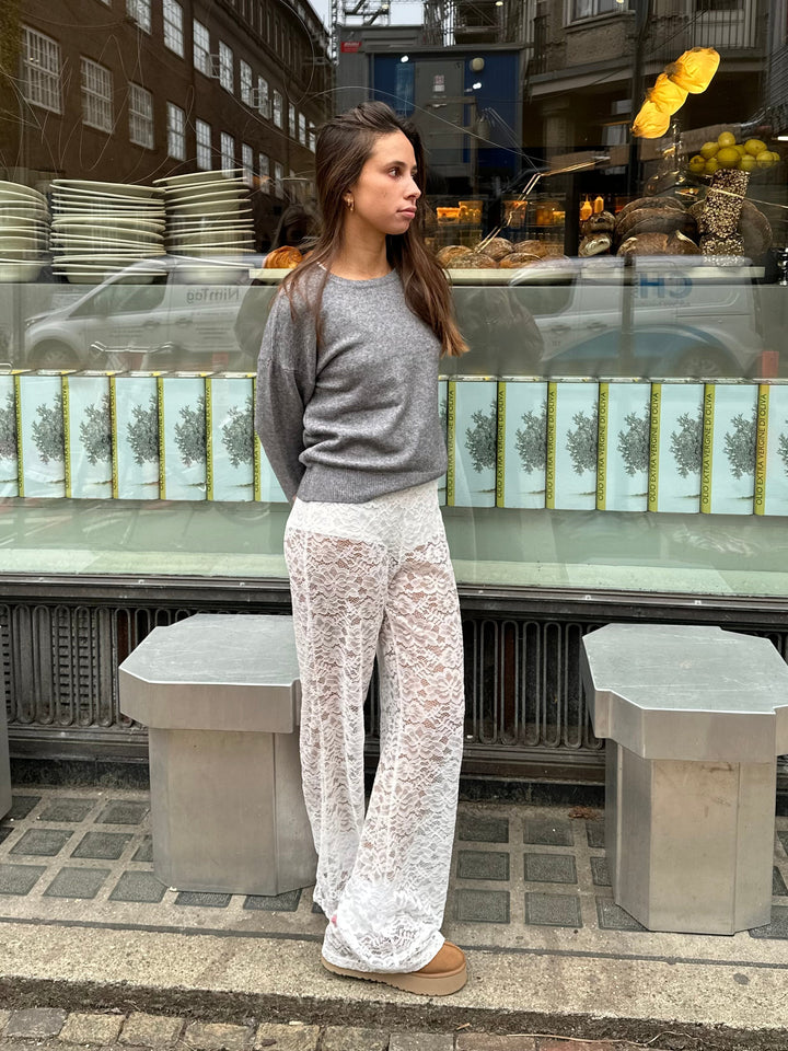 Drune | Elegante Damenhose mit Spitze und Weitem Bein