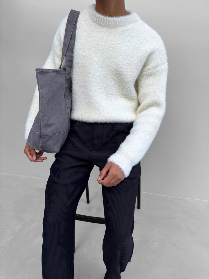 Drune | Wardrobe Luxus Flauschiger Strickpullover in Ecru