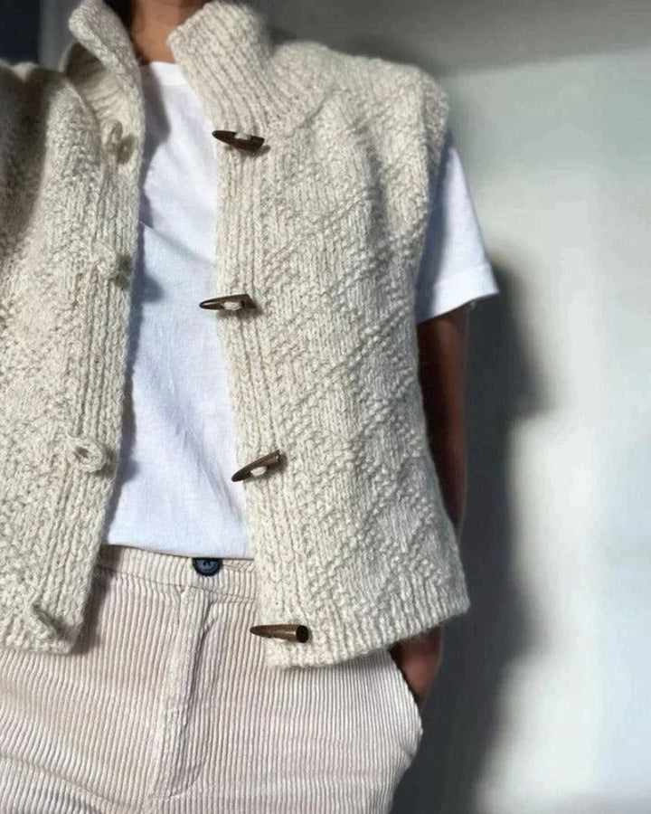 Drune | Strickweste mit Holzknöpfen Strukturstrick Warm und Rustikal