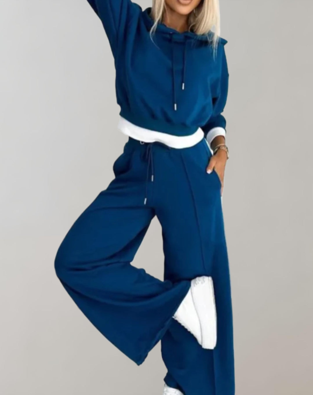 Drune | Delige Set von Einem Zweifarbigen Hoodie und Einer Hose mit Weitem Bein