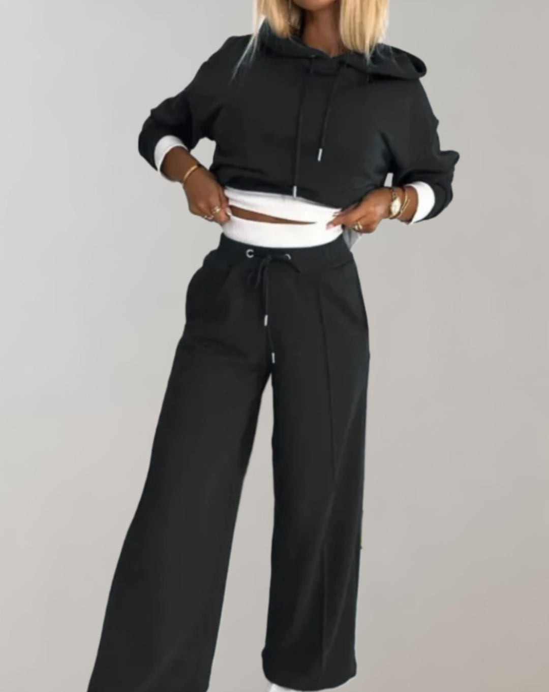 Drune | Delige Set von Einem Zweifarbigen Hoodie und Einer Hose mit Weitem Bein
