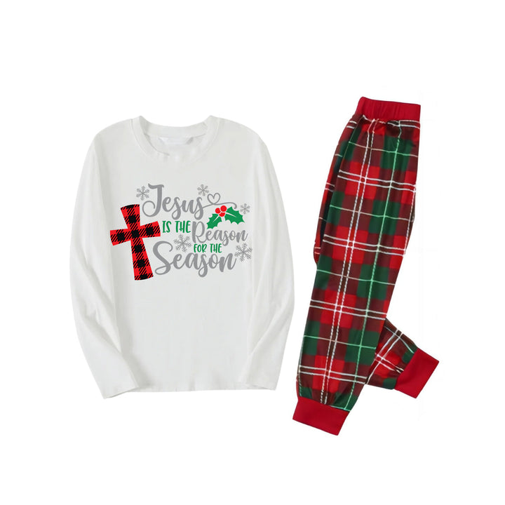 Drune | Weihnachten "Jesus ist der Grund für die Saison" Buchstabenprint gemustert weiß Langarm mit weißen&roten&grünen Karohose Familienpassende Schlafanzüge