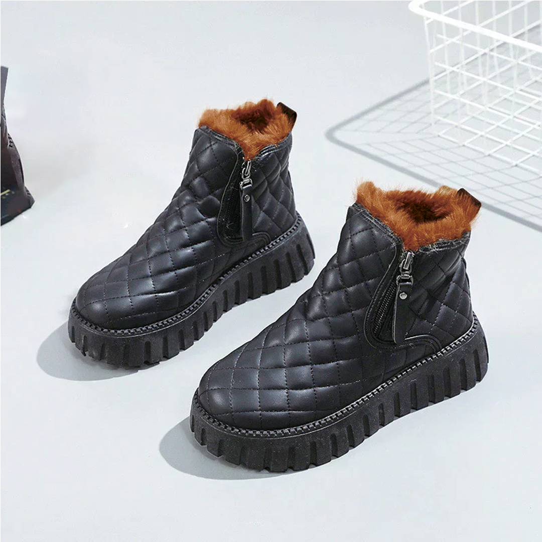 Drune | Gepunktete Ankle Boots