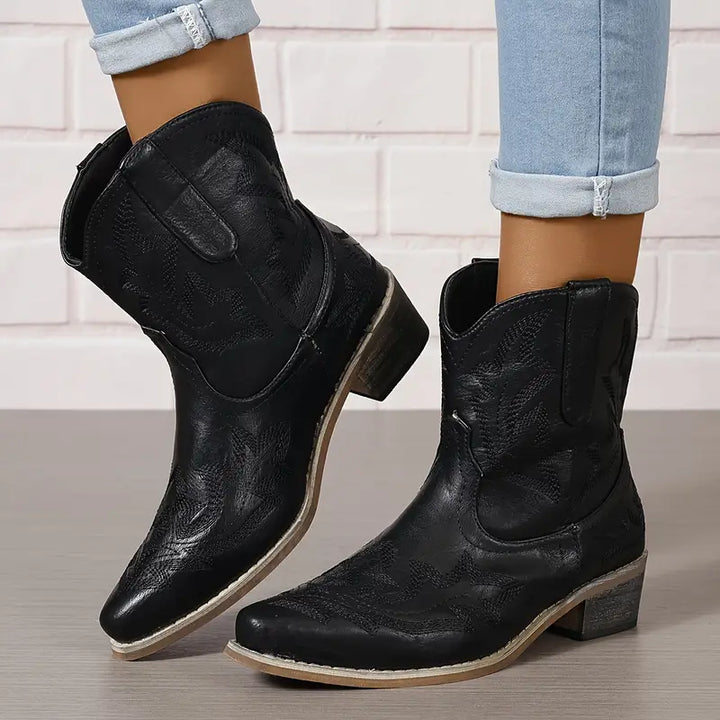Drune | Elegant Gestickte Western Stiefeletten