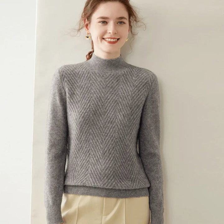 Drune | Pullover mit Chevron-Muster und Mock Neck