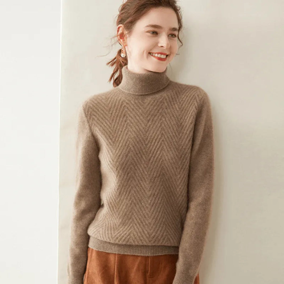 Drune | Pullover mit Chevron-Muster und Mock Neck