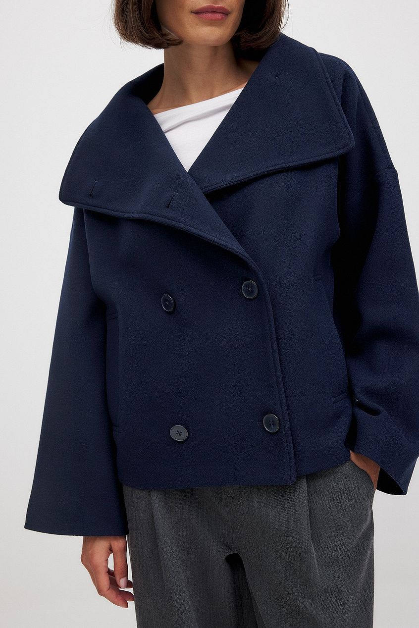 Drune | Damen Kurze Oversized Winterjacke mit Reverskragen und Doppelt Knopfrei