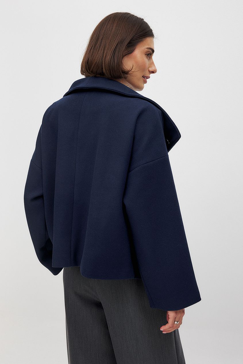 Drune | Damen Kurze Oversized Winterjacke mit Reverskragen und Doppelt Knopfrei
