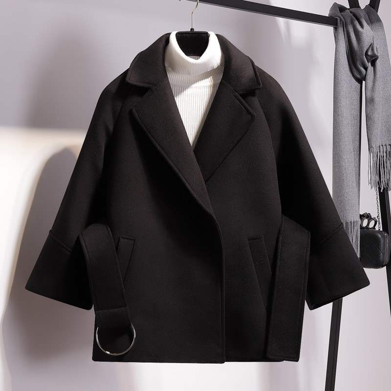 Drune | Damen Kurze Woll Winterjacke mit Breitem Gürtel und Reverskragen