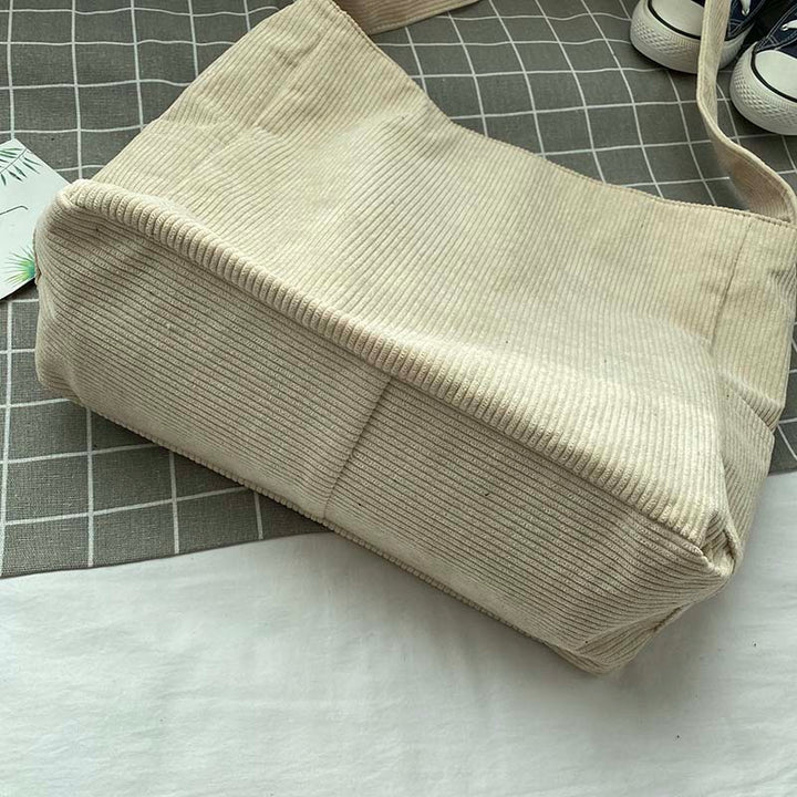 Drune | Weite Corduroy Schultertasche