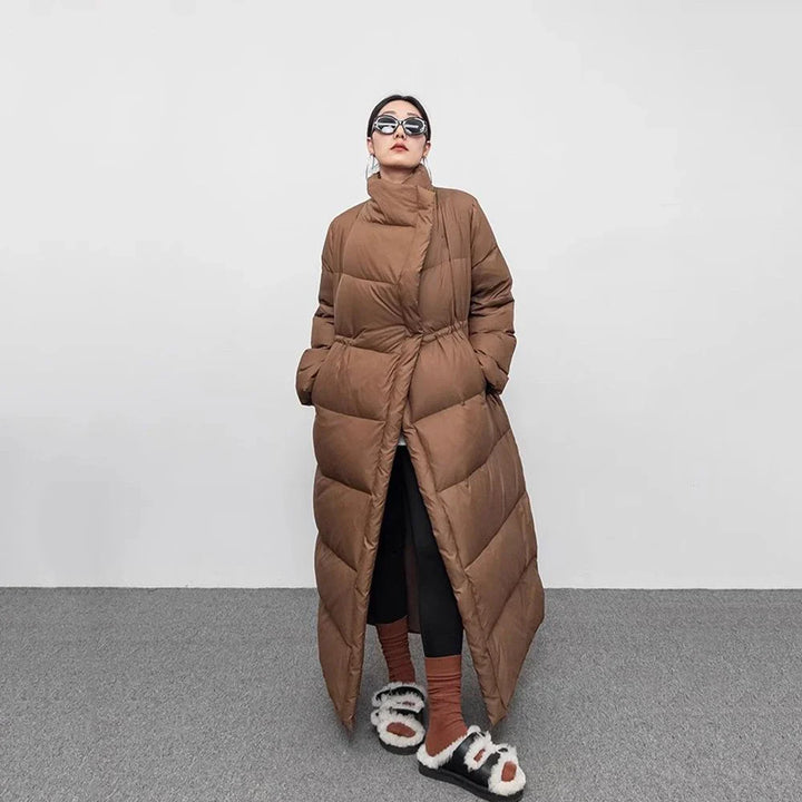 Drune | Knie-lange Daunenjacke für Damen