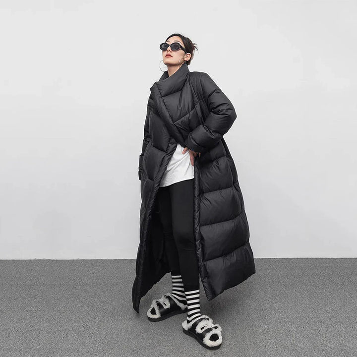 Drune | Knie-lange Daunenjacke für Damen