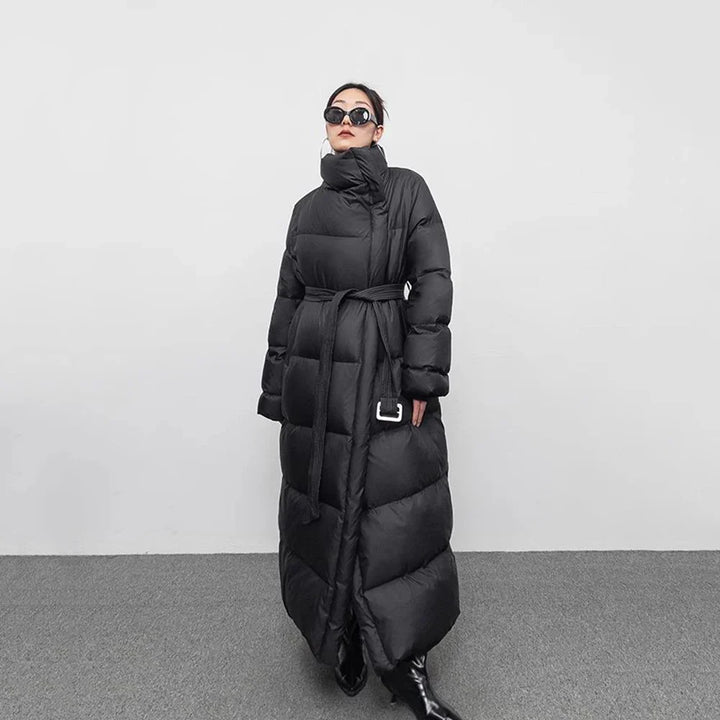 Drune | Knie-lange Daunenjacke für Damen