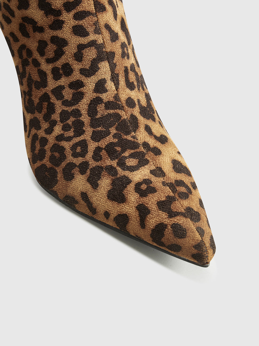 Drune | Leopardenmuster Knöchelhohe Stiefel für Frauen mit Spitzzehe und Mittelhoch – Stylisch und Bequem