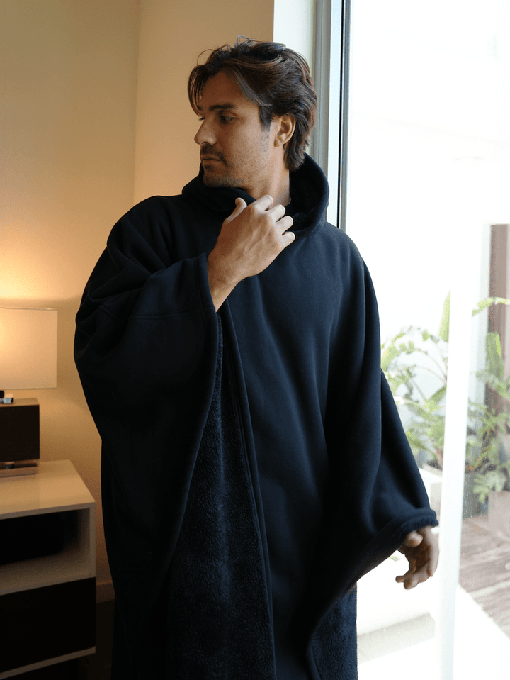 Drune | Luxuriöser Fleece-Poncho mit Kapuze für ultimativen Komfort