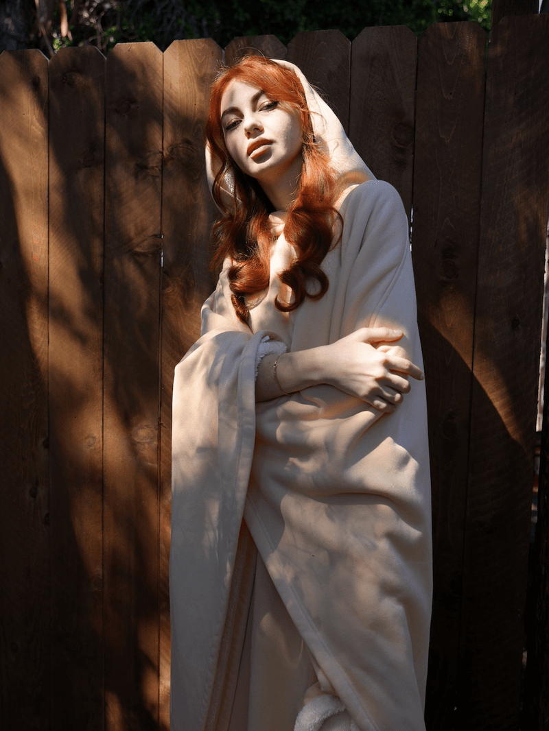 Drune | Luxuriöser Fleece-Poncho mit Kapuze für ultimativen Komfort