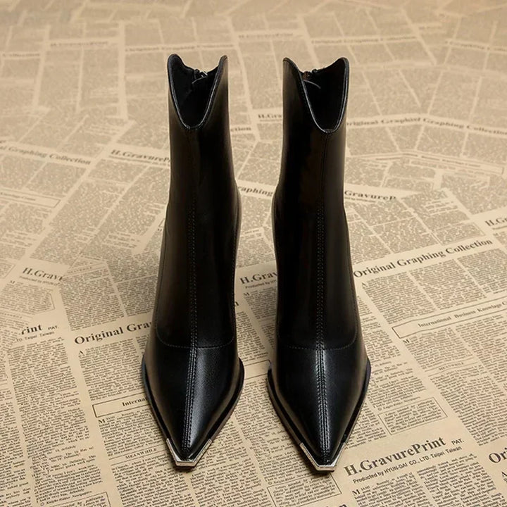 Drune | Stylische Chelsea-Stiefel mit Chromspitze