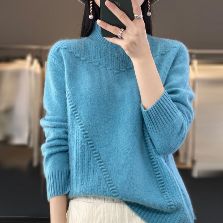 Drune | Weicher Strickpullover mit diagonaler Nahtgestaltung