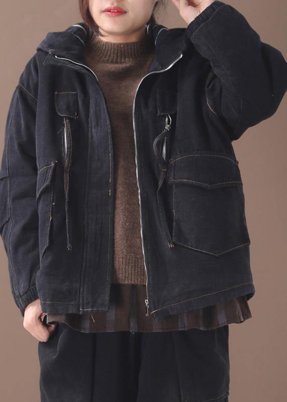 Drune | schwarze Plus-Size-Kleidungsdesign Kapuzenjacke mit Reißverschluss Taschen für Damen Mäntel