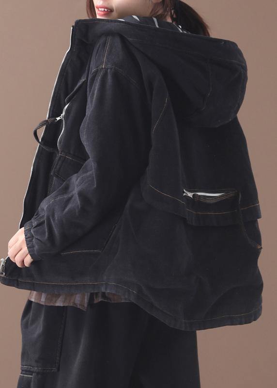 Drune | schwarze Plus-Size-Kleidungsdesign Kapuzenjacke mit Reißverschluss Taschen für Damen Mäntel