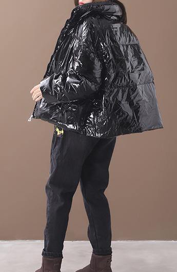 Drune | schwarzer Kapuzen-Gänsedaunenmantel Plus-Size-Bekleidung Daunenjacke Winter Stehkragen Mäntel
