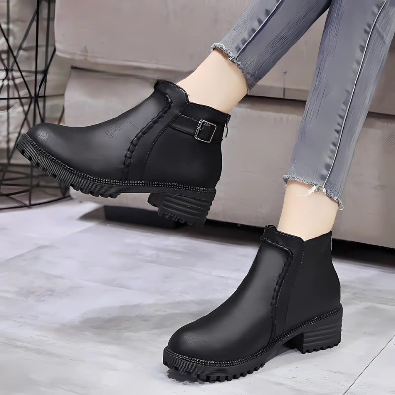 Drune | Stiefel - Kunstleder - Knöchelhöhe - Niedriger Blockabsatz - Profilsohle
