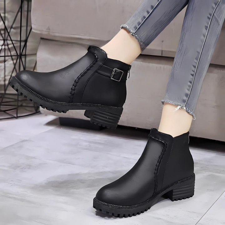 Drune | Stiefel - Kunstleder - Knöchelhöhe - Niedriger Blockabsatz - Profilsohle
