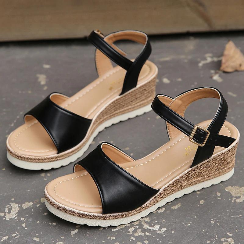 Drune | Keilsandaletten Schritt in den Sommer mit trendigen Keilsandalen