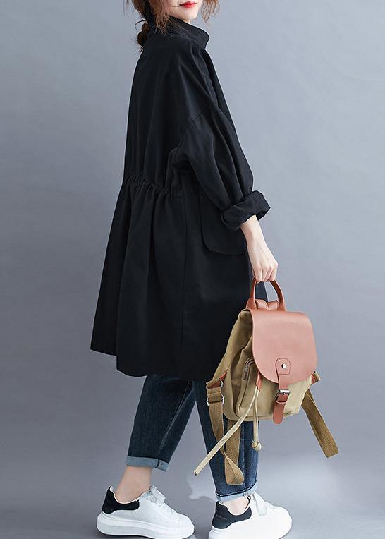 Drune | schwarze feine Mäntel Damen Blusen Ausschnitt Stehkragen große Taschen Oberbekleidung