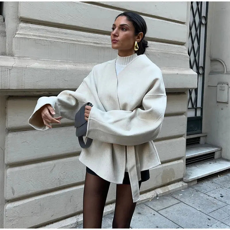 Drune | Damen Wolljacke mit V-Ausschnitt und Gürtelverschluss